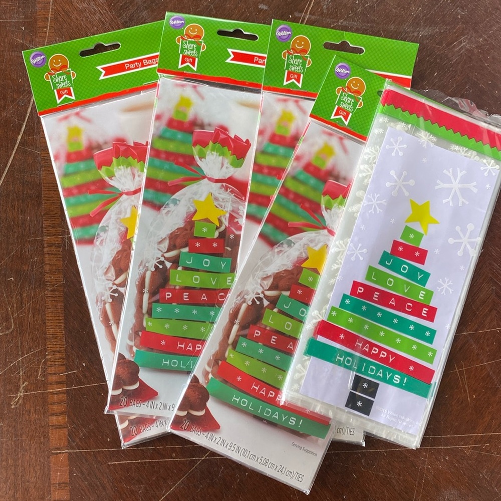 Wilton - Joy, Love, Peace, Happy Holidays! Party/ Treat Bags - 100 Bags
